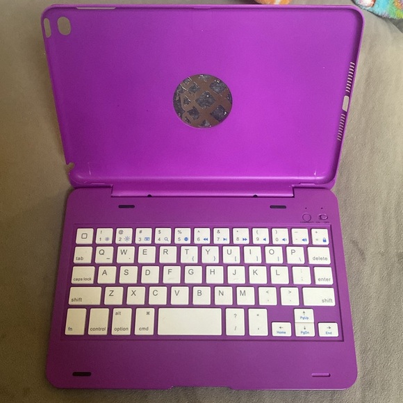 iPad Mini 4 BUNDLE - Picture 12 of 16